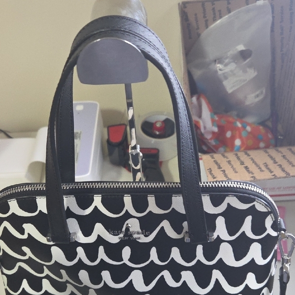 Kate Spade Black and White Wave Pattern Handbag - Picture 4 of 8